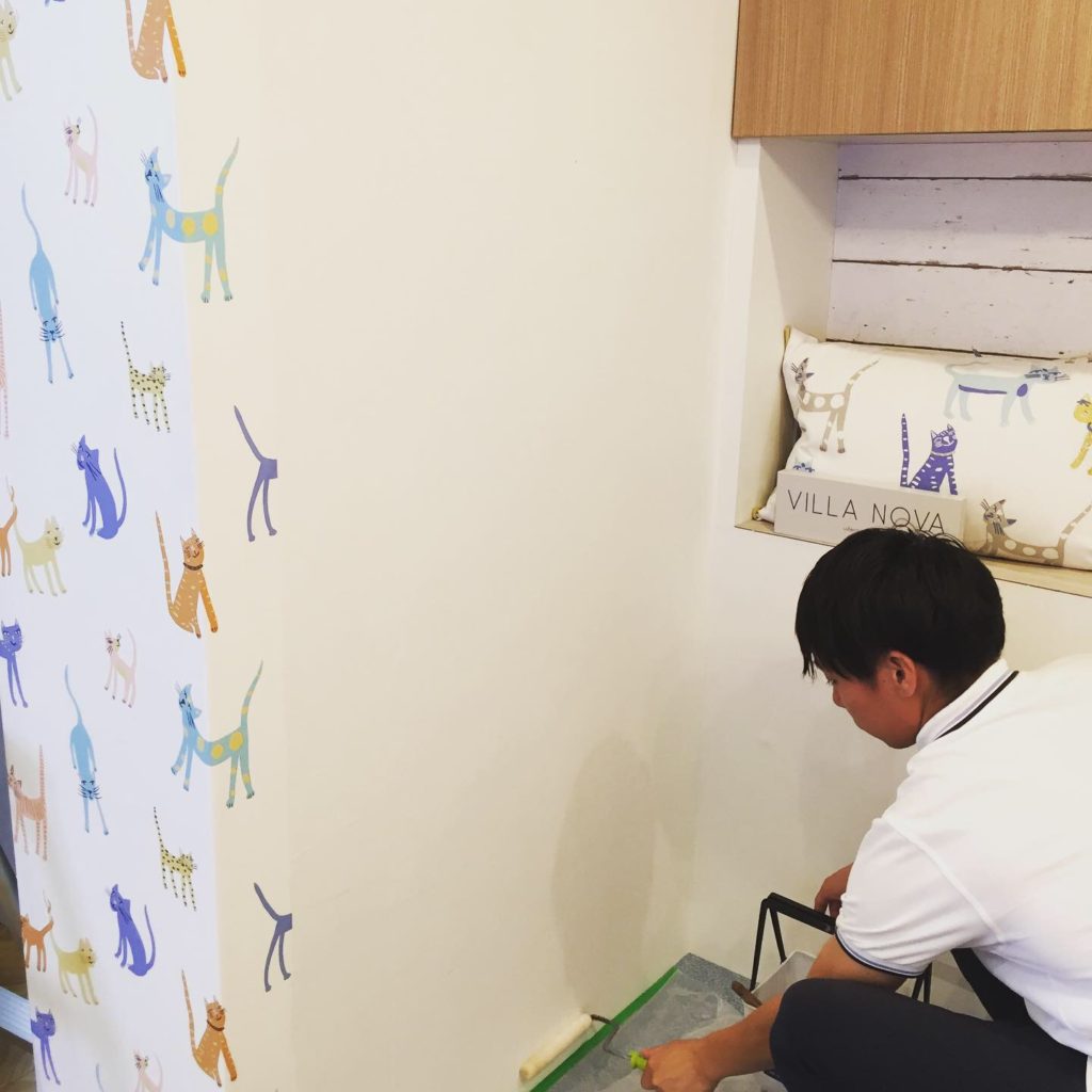 輸入壁紙貼り中